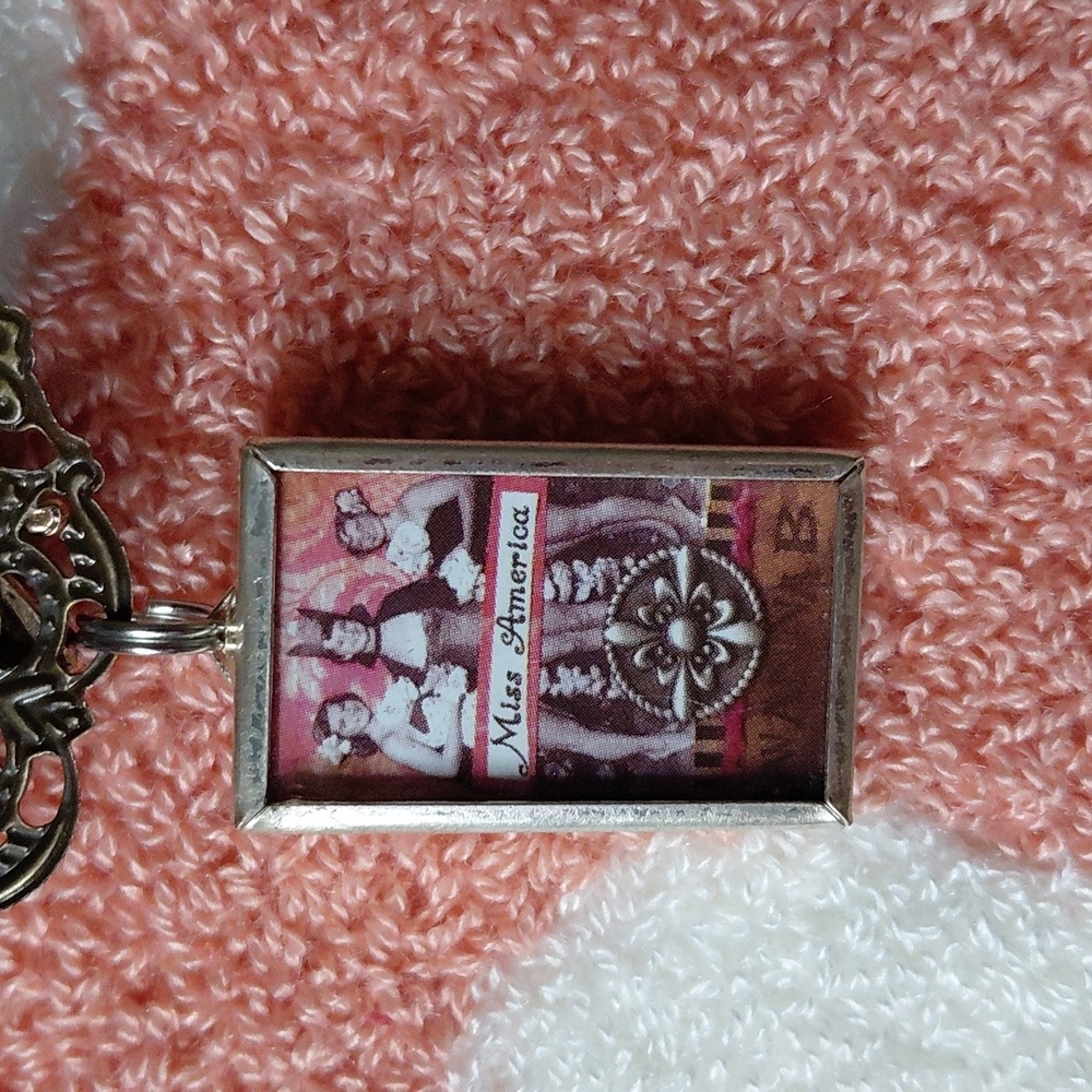 Artisan QUEEN BEE Brooch - Picture 5 of 6